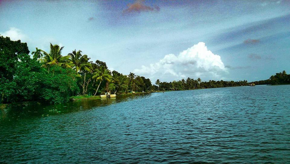 Sea Breeze Beach Home Alappuzha Exterior foto