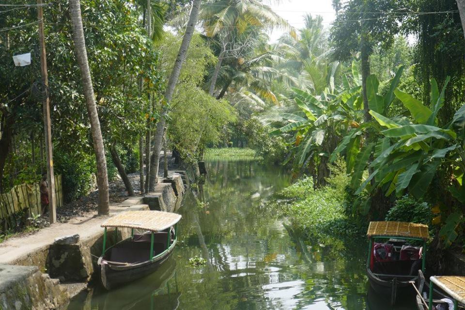 Sea Breeze Beach Home Alappuzha Exterior foto